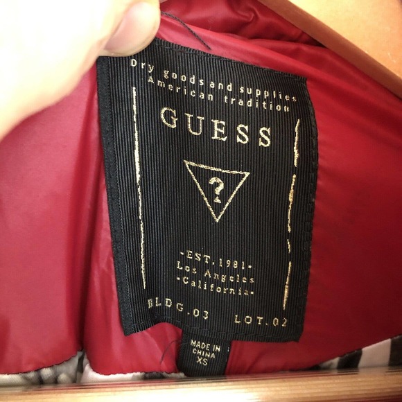 NWOT Guess Valentines Red Puffer Coat Retro Black & White Photo Lining Women XS - Picture 4 of 16